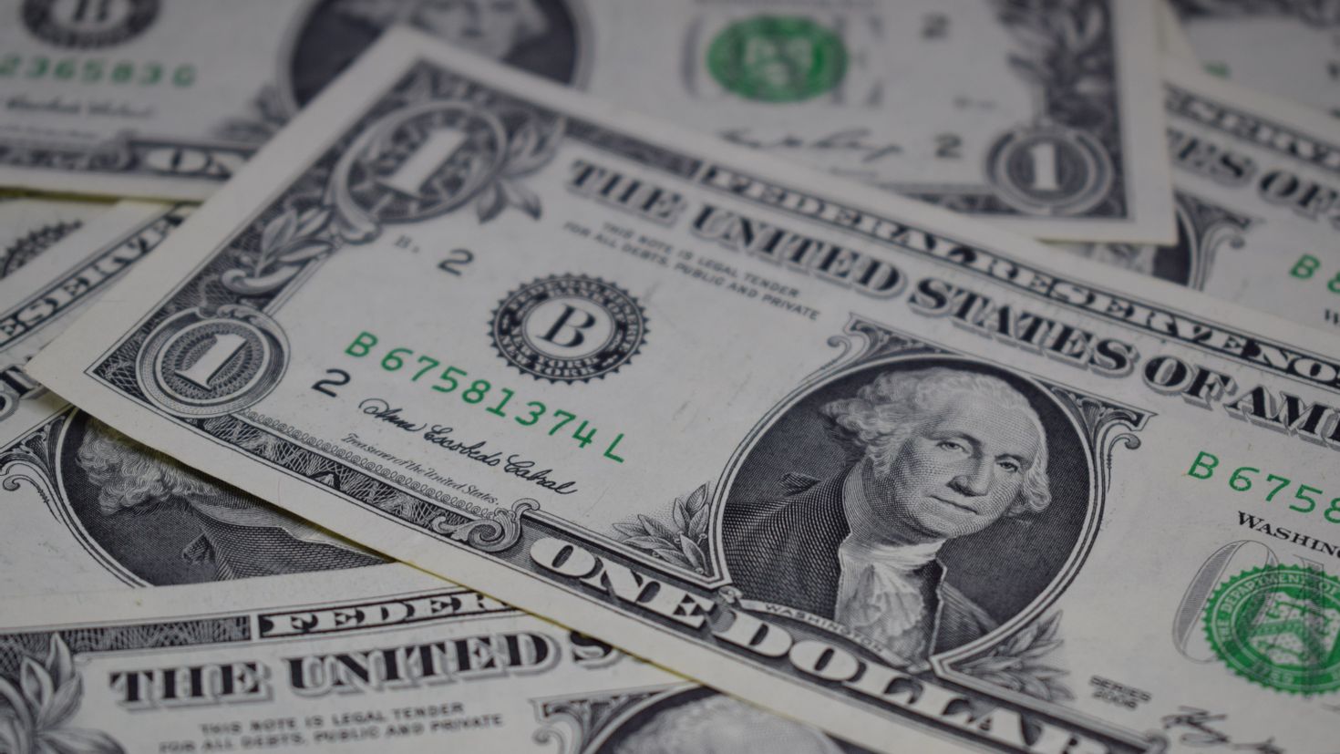 Bloomberg: во втором полугодии 2023 года доллар США будет ослаблен
