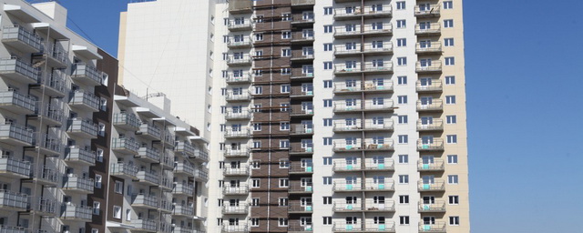 Руслан Болотов проверил ход строительства домов для расселения аварийного жилья в Иркутске