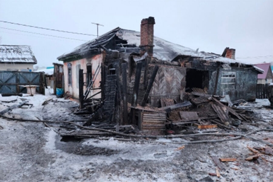 В Иркутске отец с сыном заживо сгорели при пожаре в частном доме