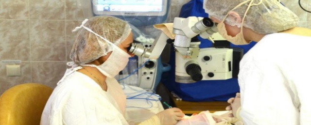 В Самаре врачи спасли пациента, при падении проткнувшего глаз 10-сантиметровой веткой