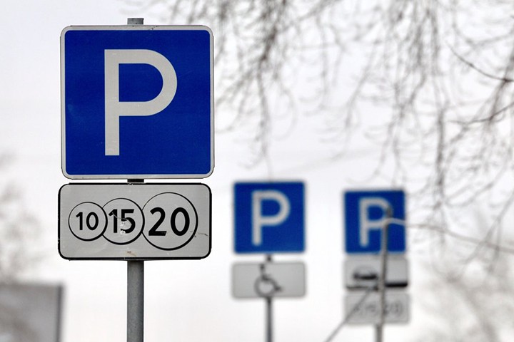 В Курске абонемент на платную парковку стоит 4 000 рублей в месяц