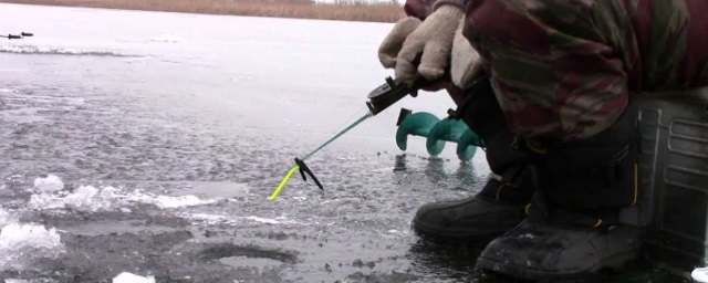 В воронежском водохранилище рыбак провалился под лед
