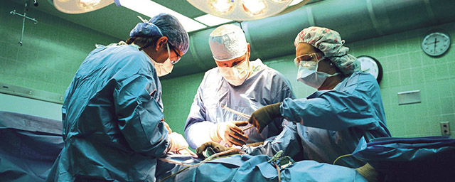 Ульяновские хирурги успешно прооперировали пациентку с редким синдромом Кноха