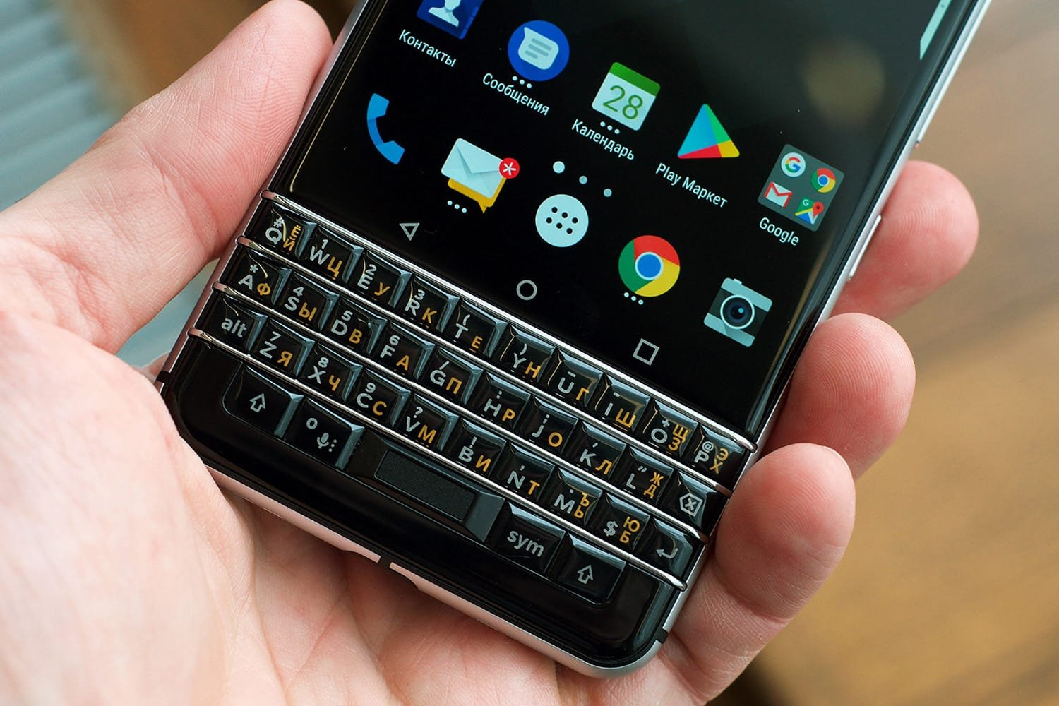 Компания IFC Films выпустила трейлер фильма BlackBerry о создании первого в мире смартфона