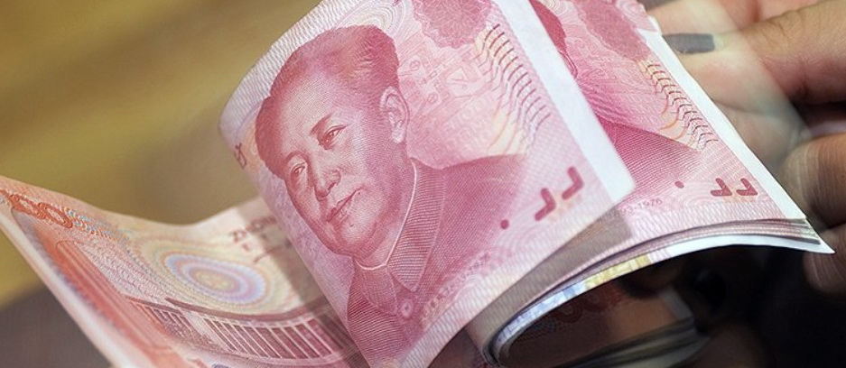 Автор Bloomberg Габуев: Антироссийские санкции помогли усилить роль юаня в глобальной экономике