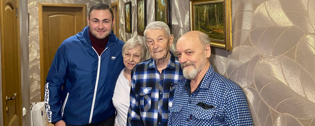 Ветерана ВОВ Андрея Костина из г.о. Красногорск поздравили в 99-м днем рождения