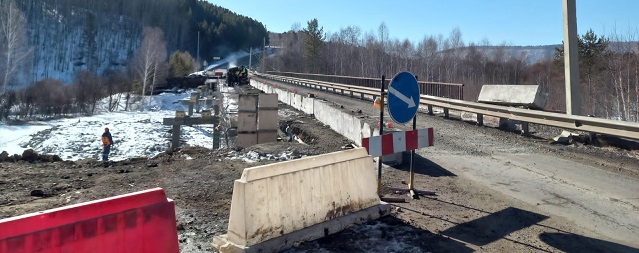 Ремонт 4-х мостов на Байкальском тракте в Прибайкалье завершат к началу турсезона