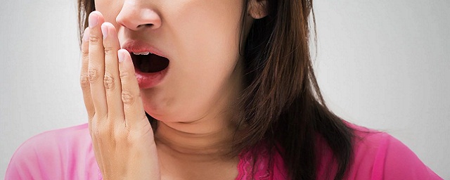 Терапевт Галкина: Неприятный запах изо рта могут вызывать гастрит и дуоденит