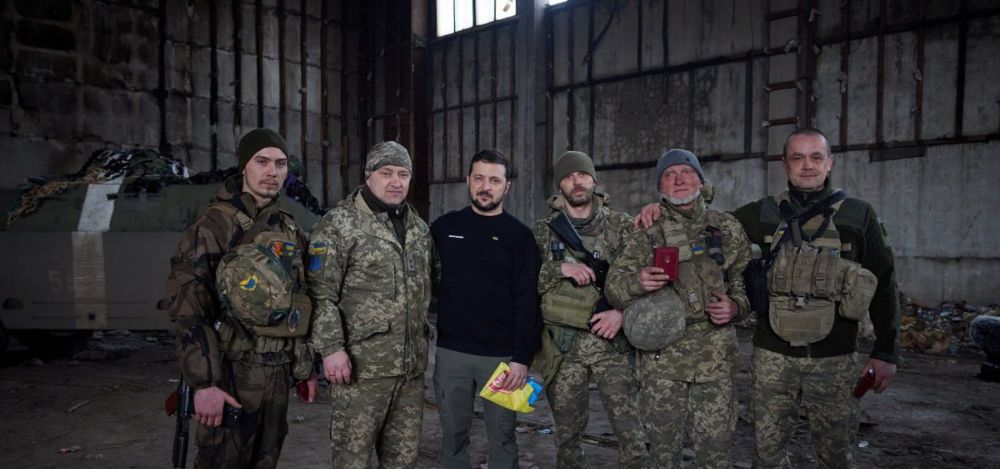 Бойцы ЧВК «Вагнер» взяли под контроль завод в Артемовске, куда в декабре приезжал Зеленский