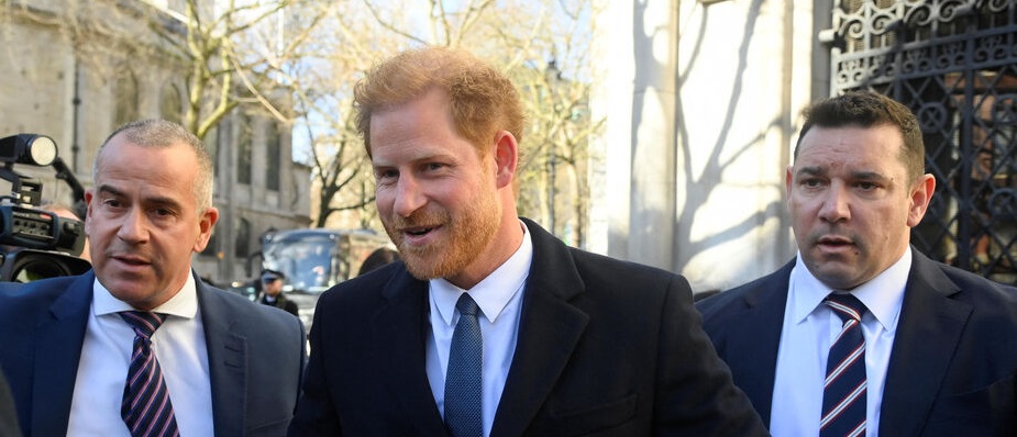 Принц Гарри неожиданно появился на слушаниях по делу таблоидов в Лондоне