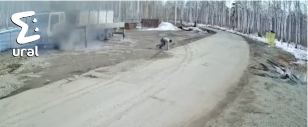 В Челябинской области водитель крана задел ЛЭП и едва не погиб