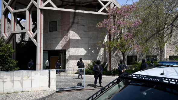 В Лиссабоне мужчина с ножом совершил нападение в мусульманском центре