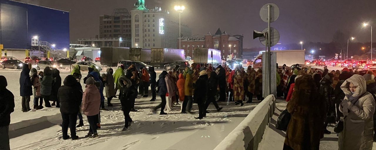 Из ТЦ «Мега» в Новосибирске эвакуировали около тысячи человек
