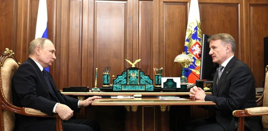 На встрече с Грефом Путин пошутил, что айтишников в Сбере больше, чем финансистов