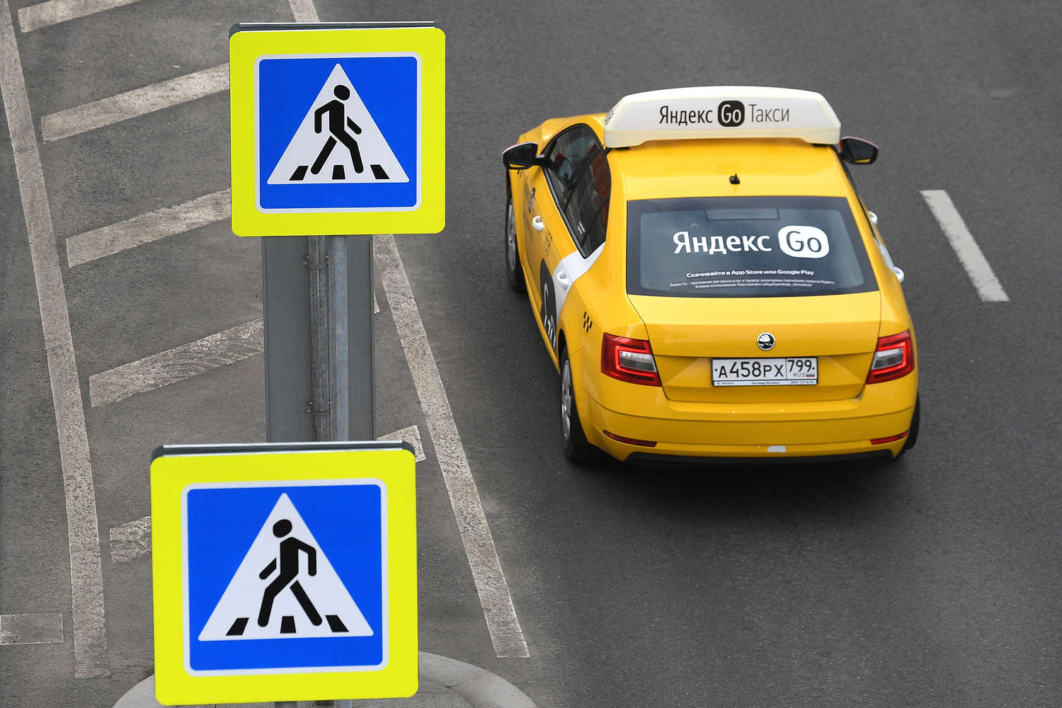 В сервисах такси «Яндекс Go» и Uber России и Армении произошел массовый сбой