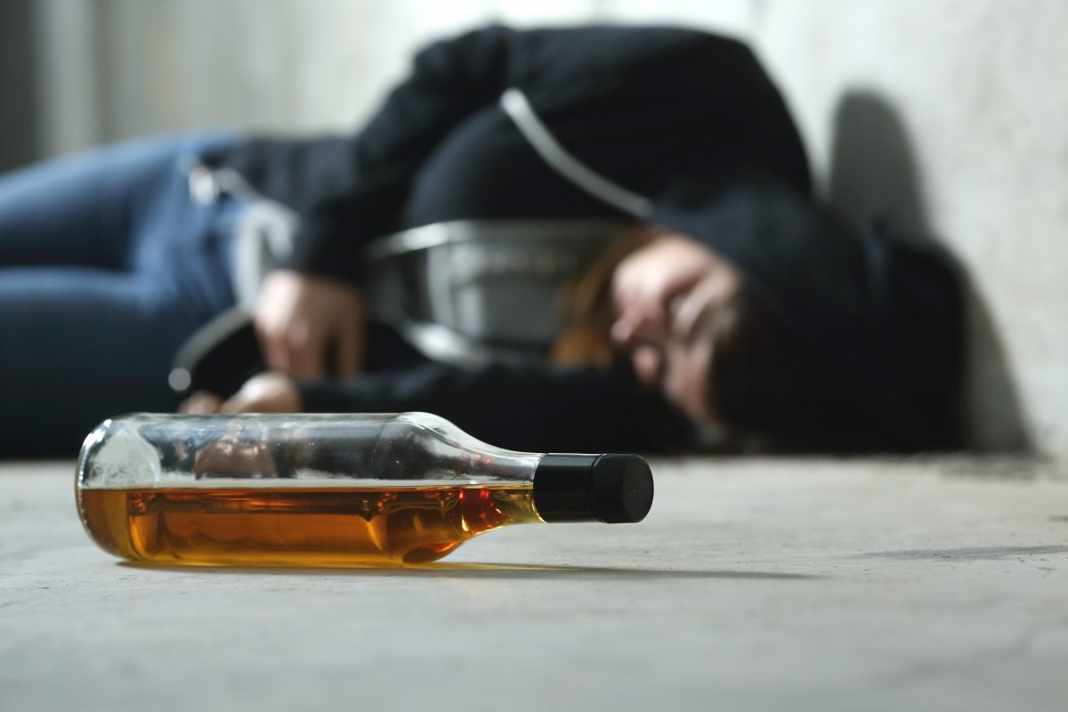 В Курской области с начала 2023 года зафиксировано 89 случаев острых отравлений алкоголем