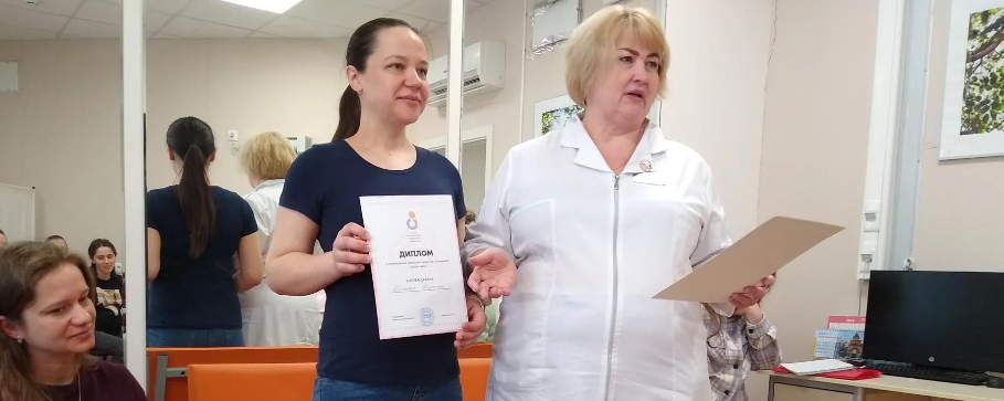 В Раменском г.о. выпускницам школы будущих матерей выдают дипломы