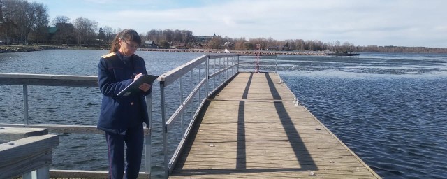 В Валдае четверо мальчиков отравились во время прогулки В Валдае четверо мальчиков отравились во время прогулки