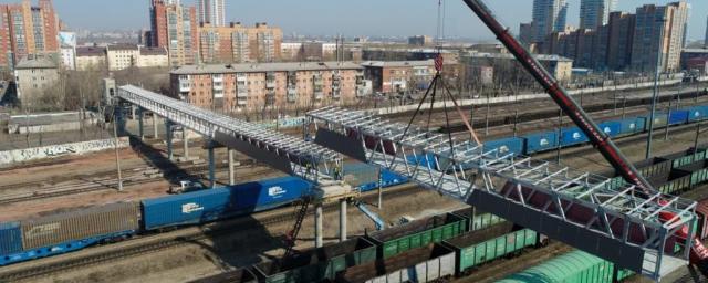 В Красноярске установили пролеты моста на Семафорной