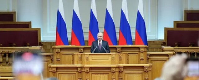 Владимир Путин заявил, что Россия не будет следовать навязанным Западом правилам
