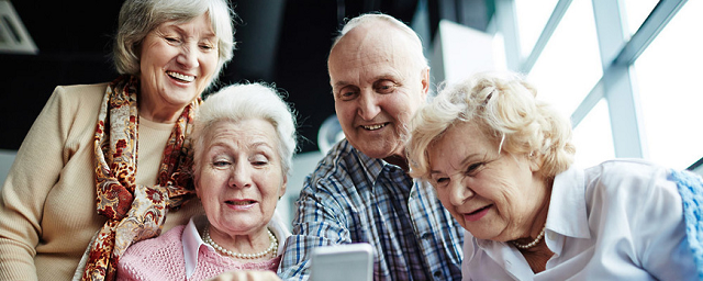 Общение с близкими снижает риск деменции и смерти у людей старше 65 лет