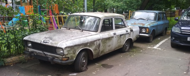 На эвакуацию брошенных машин с улиц Ярославля у районных администраций нет денег