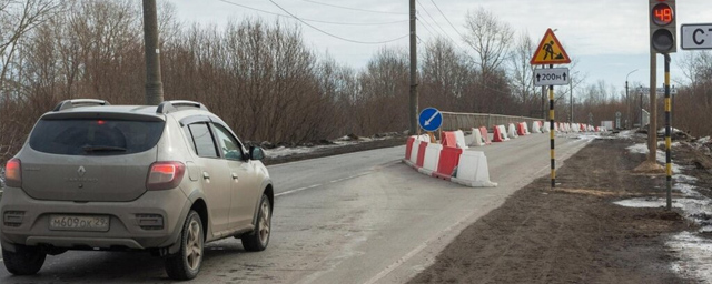 В Архангельске вновь перекрыли движение на мосту через Соломбалку