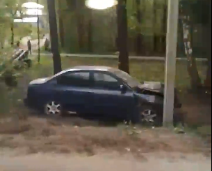 Под Костромой в результате съезда в кювет попали реанимацию водитель и пассажир автомобиля