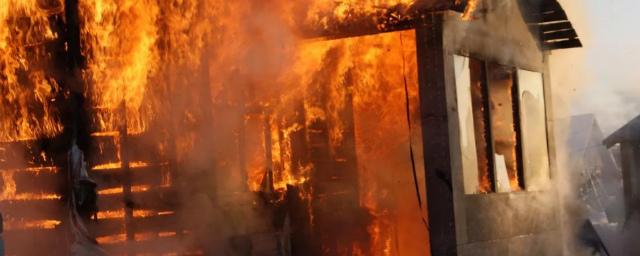 В Советском районе Самары при пожаре заживо сгорел 87-летний пенсионер