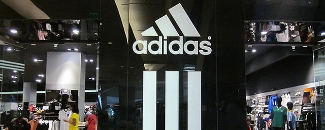 Магазины Adidas опять откроются в России до конца 2023 года