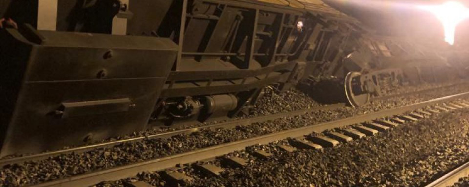 12 вагонов грузового поезда сошли с рельсов в Забайкалье
