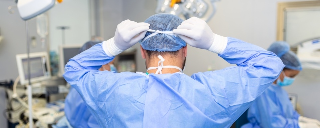 Хирурги в Омске извлекли из тела женщины 15-сантиметрового паразита