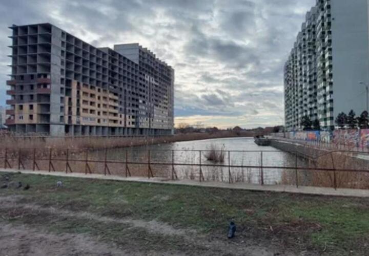 В Краснодаре за 39,5 млн рублей продают под снос многоэтажку почти на 300 квартир