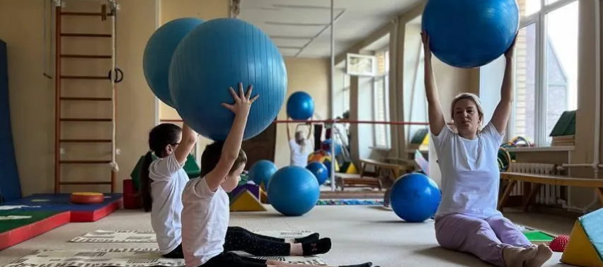 В Ивантеевке проводят симметричную гимнастику для детей