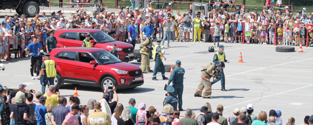 В Бердске прошли соревнования по пожарному и спасательному силовому многоборью