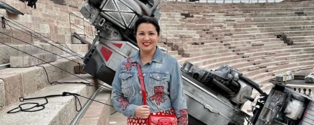 Оперная певица Анна Нетребко удивила поклонников стройной фигурой Оперная певица Анна Нетребко удивила поклонников стройной фигурой