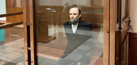 В Москве суд вынес приговор мужчине, бросившему коктейль Молотова в автобус Росгвардии