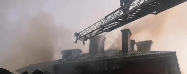 В Гусь-Хрустальном пострадал пожарный в ходе ликвидации возгорания в бюро ритуальных услуг