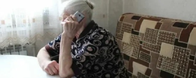 В Ульяновске полицейским с трудом удалось убедить пенсионерку не переводить 500 000 рублей аферистам
