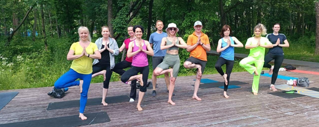 В парке Красногорска в воскресенье проведут занятия по йоге