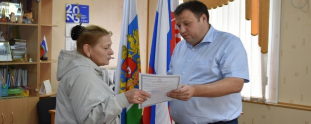 Погорельцы из Сосьвы в Свердловской области получили первые жилищные сертификаты