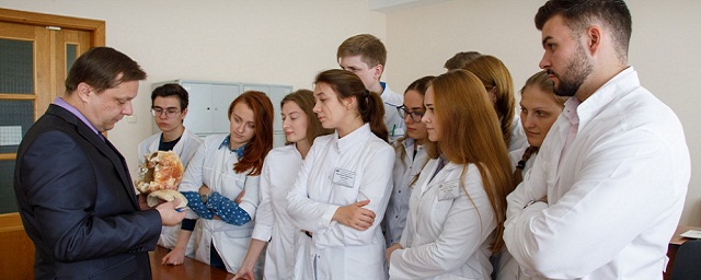 Дефицит врачей в России предлагают решить за счет стажеров, которые будут работать под руководством специалистов