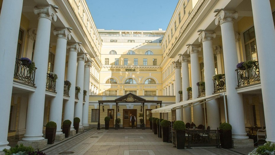 Власти Азербайджана получили в собственность официальную гостиницу Эрмитажа