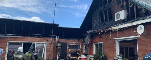 В Бердске из горящего дома пожарные спасли 12-летнюю девочку