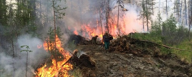 В Усть-Майском районе Якутии ввели режим ЧС из-за лесных пожаров