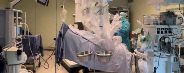 Кубанские врачи впервые в России протезировали печёночную артерию с помощью робота-хирурга