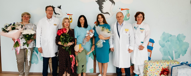 Максим Красноцветов поздравил жительницу Ивантеевки с рождением ребенка