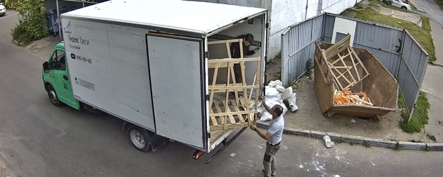 В Красногорске водителя грузовика оштрафовали за незаконный сброс мусора