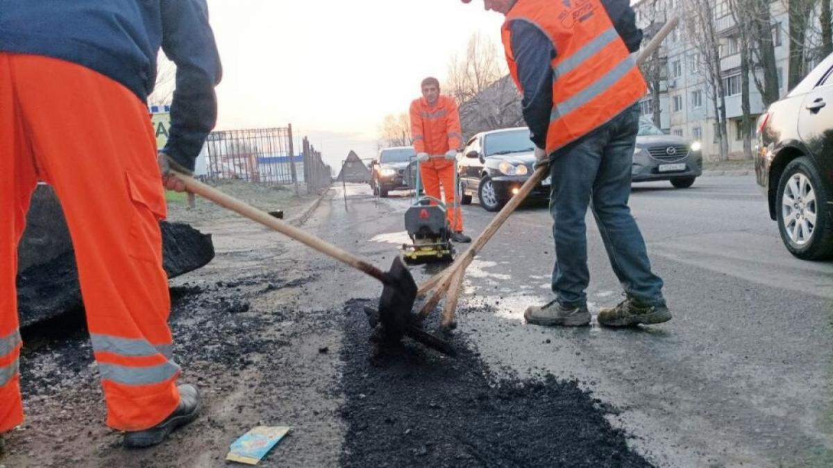 Глава Саратовской области Бусаргин предложил направить на ремонт тротуаров ещё 230 млн рублей