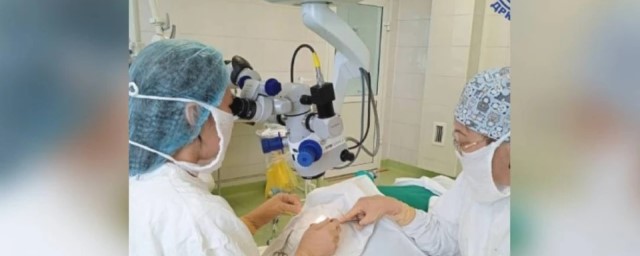 Врачам в Бурятии удалось восстановить зрение девочке, пострадавшей во время игры в дартс